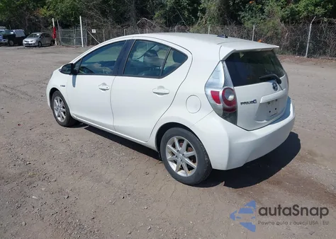 2013 Toyota Prius C Four из США, поврежденный, VIN JTDKDTB38D1055978